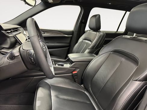 Used 2024 Jeep Grand Cherokee L Limited AWD/4WD image 9