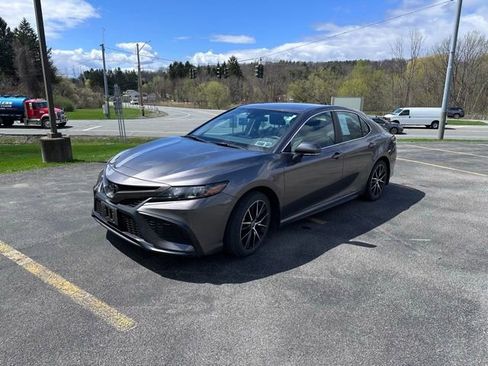 Used 2023 Toyota Camry SE w/ Blackout Package (TMS) image 7