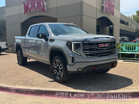 Used 2024 GMC Sierra 1500 AT4 w/ Technology Package AWD/4WD image 6