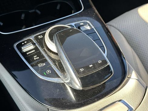 Used 2017 Mercedes-Benz E 300 4MATIC image 33