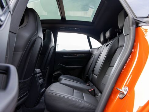 Certified 2025 Porsche Macan Electric image 42