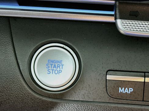 Used 2024 Hyundai Elantra SEL w/ Convenience Package FWD image 21