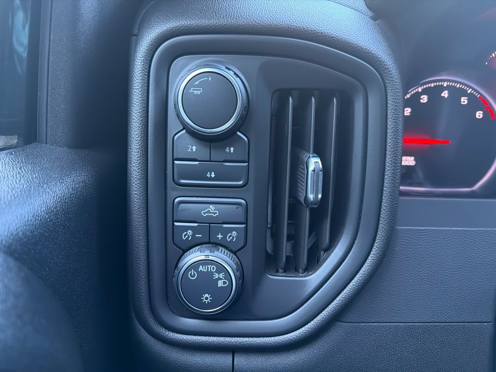 Used 2025 Chevrolet Silverado 2500 Custom w/ Custom Convenience Package AWD/4WD image 25