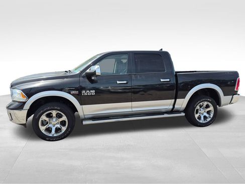 Used 2017 RAM 1500 Laramie w/ Convenience Group image 3