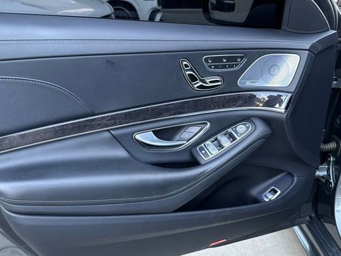 Used 2018 Mercedes-Benz S 560 Sedan image 20