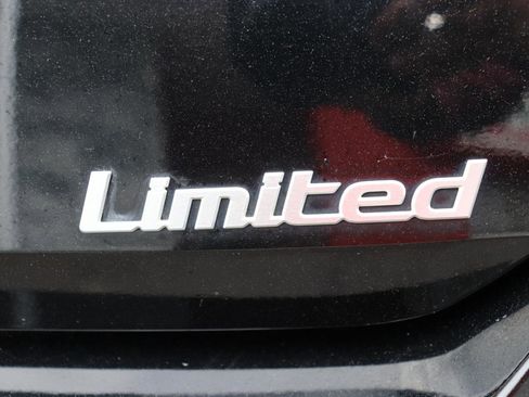 Used 2024 Hyundai Elantra Limited image 60