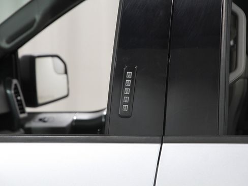 Used 2019 Ford F150 XLT w/ Equipment Group 302A Luxury image 4