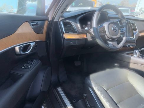 Used 2023 Volvo XC90 B6 Plus w/ Protection Package Premier AWD/4WD image 4