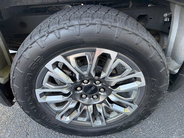 Used 2023 GMC Sierra 1500 Denali Ultimate AWD/4WD image 17