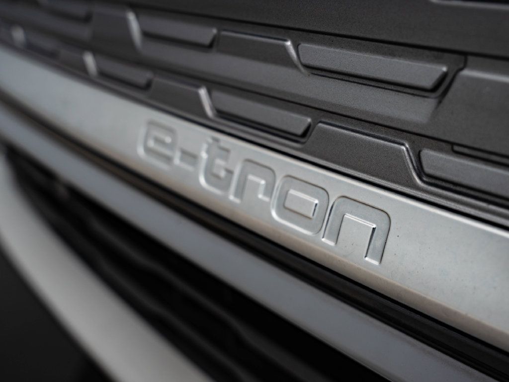 Used 2023 Audi Q4 e-tron Premium Plus w/ Premium Plus RWD image 16