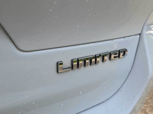 Used 2021 Jeep Grand Cherokee L Limited AWD/4WD image 34