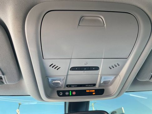 Used 2019 Chevrolet Blazer LT FWD image 22