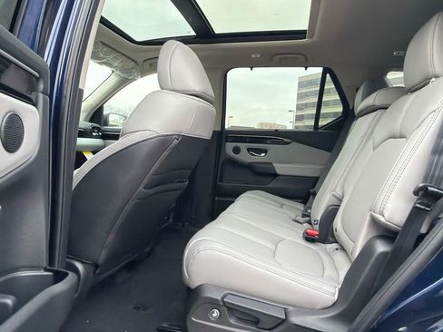New 2025 Honda Pilot Touring image 18