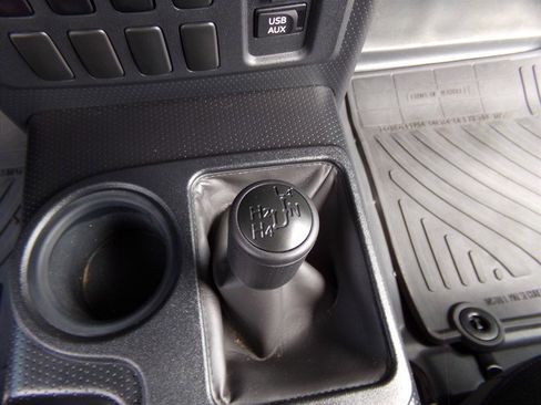 Used 2011 Toyota FJ Cruiser 4WD w/ Convenience Pkg image 41