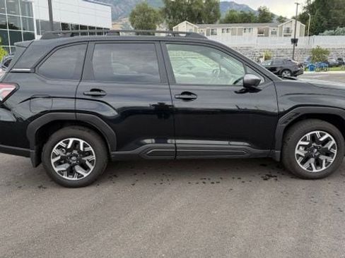 Used 2025 Subaru Forester Premium w/ Convenience Package #2 AWD/4WD image 2