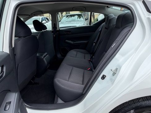 Used 2023 Nissan Altima 2.5 S FWD image 13
