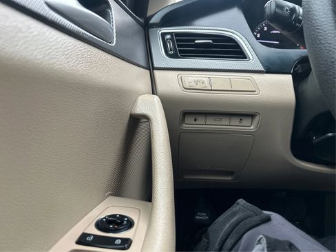 Used 2015 Hyundai Sonata SE image 24