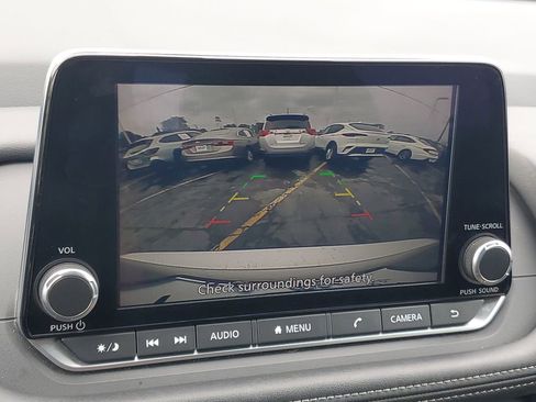 Used 2025 Nissan Rogue SV FWD image 21