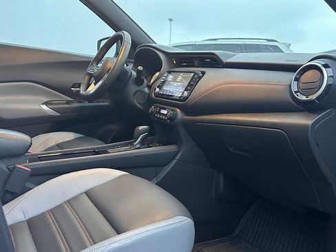 Used 2021 Nissan Kicks SR w/ SR Premium Package image 18