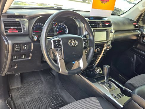 Used 2019 Toyota 4Runner SR5 AWD/4WD image 10