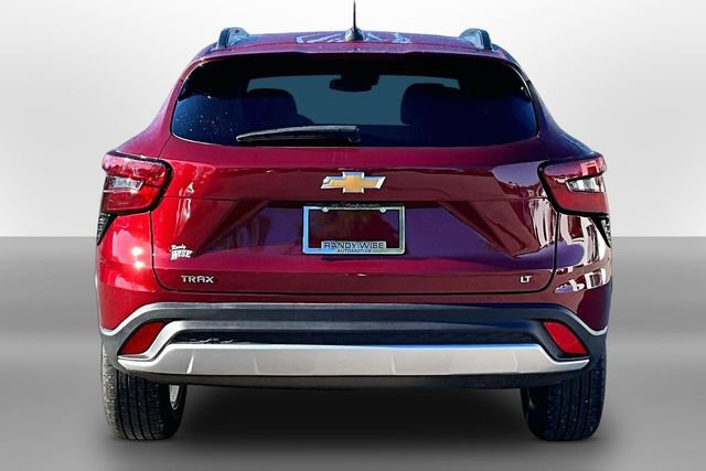 Used 2025 Chevrolet Trax LT FWD image 4
