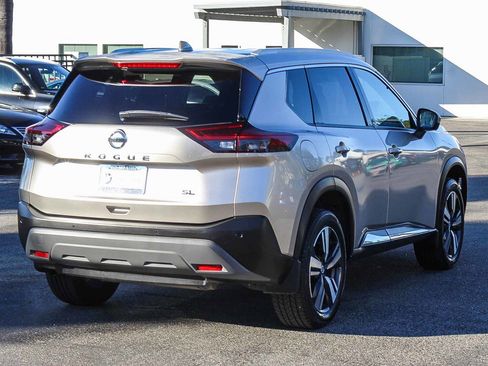 Used 2021 Nissan Rogue SL w/ Premium Package image 6