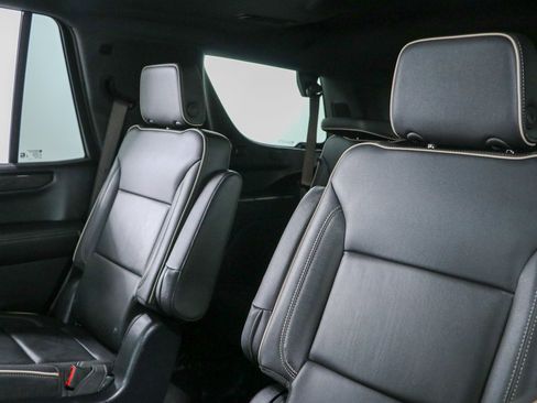 Used 2025 GMC Yukon Elevation w/ Elevation Premium Package AWD/4WD image 30