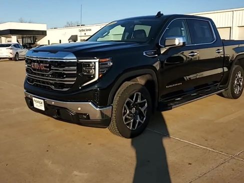 Used 2024 GMC Sierra 1500 SLT w/ SLT Premium Plus Package AWD/4WD image 4