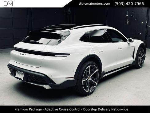 Used 2022 Porsche Taycan 4 Cross Turismo AWD/4WD image 7