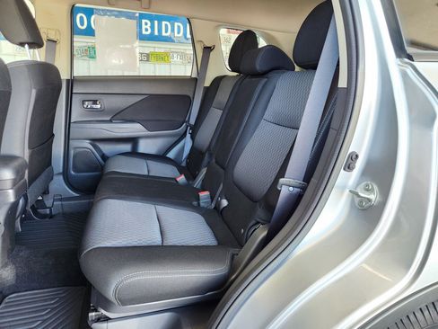 Used 2015 Mitsubishi Outlander ES FWD image 6