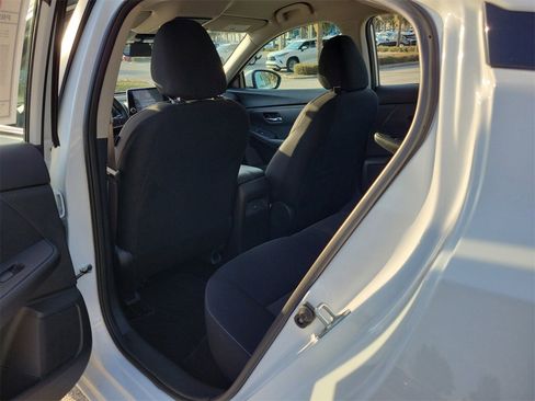 Used 2025 Nissan Sentra SV image 8