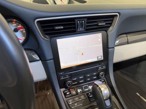 Used 2018 Porsche 911 Targa 4 GTS image 15