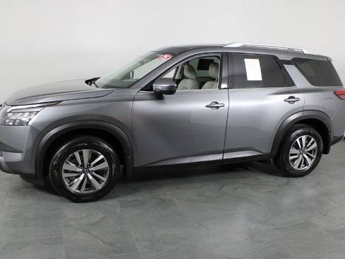 Certified 2025 Nissan Pathfinder SL w/ Cargo Package FWD image 14