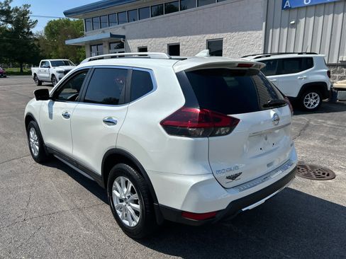 Used 2018 Nissan Rogue SV w/ Premium Package AWD/4WD image 5