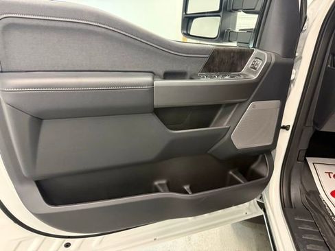 New 2026 Ford F350 4x4 Crew Cab DRW Super Duty image 12