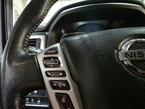 Used 2019 Nissan Titan PRO-4X AWD/4WD image 29