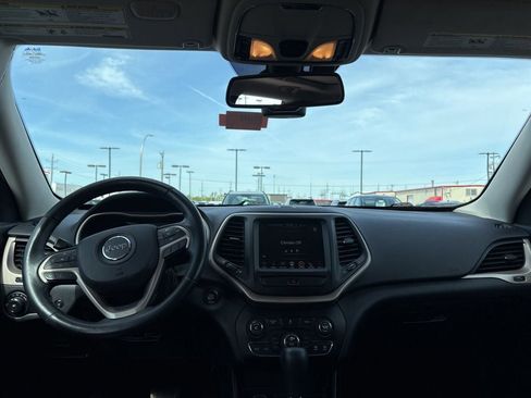 Used 2015 Jeep Cherokee Limited w/ Luxury Group AWD/4WD image 28