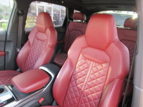 Used 2022 Audi SQ7 Prestige image 16