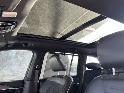 Used 2023 Jeep Grand Cherokee Overland w/ Advanced Protech Group III image 16