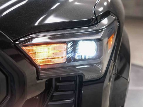 Used 2025 Toyota Tacoma SR5 image 10