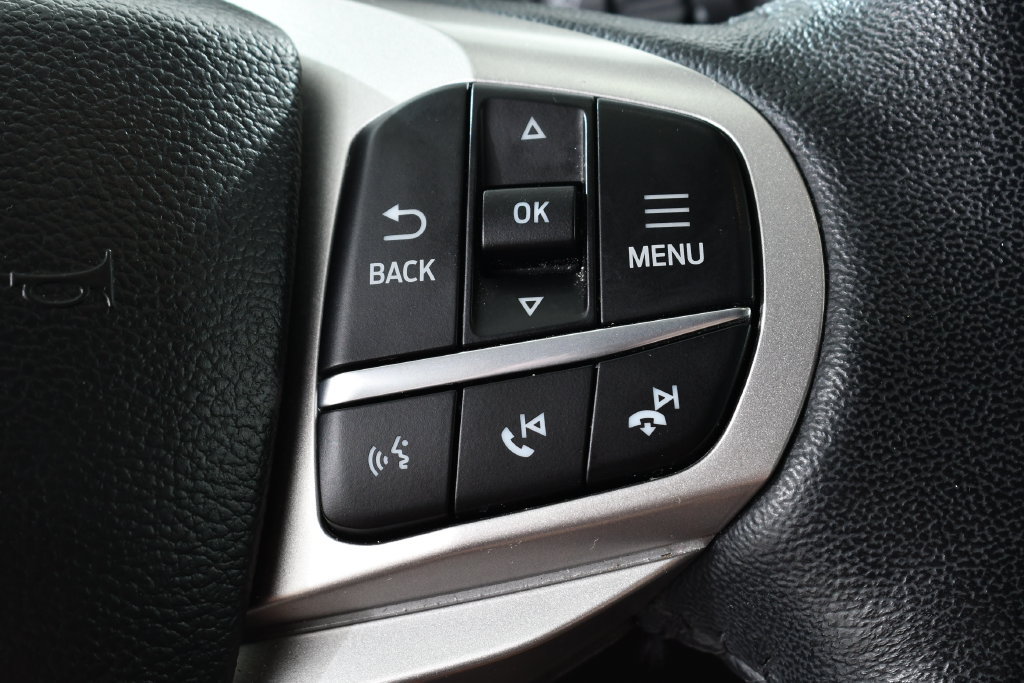 Used 2023 Ford Explorer XLT w/ Equipment Group 202A AWD/4WD image 34