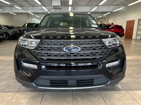 Used 2023 Ford Explorer XLT w/ Equipment Group 202A AWD/4WD image 18