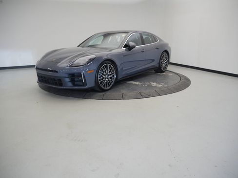 Certified 2025 Porsche Panamera image 1