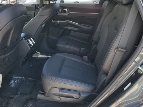 Used 2023 Kia Sorento SX AWD/4WD image 11