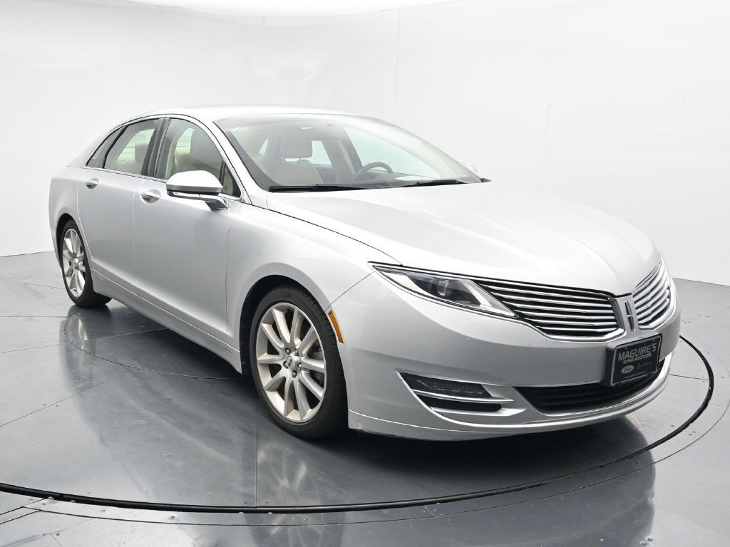 Used 2014 Lincoln MKZ w/ Equipment Group 101A Select FWD image 2