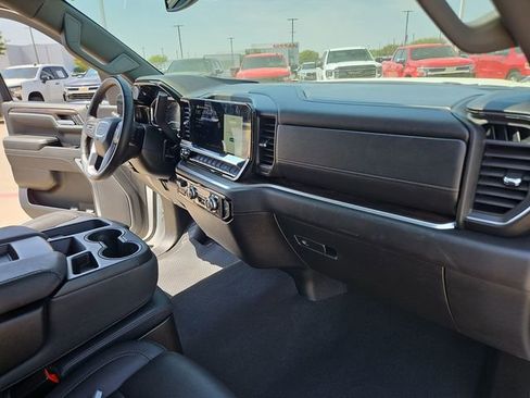 Used 2025 GMC Sierra 1500 SLT image 26