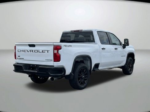 Used 2025 Chevrolet Silverado 2500 Custom w/ Custom Value Package AWD/4WD image 9