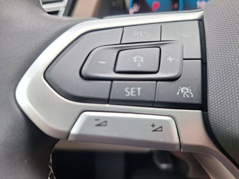 New 2026 Volkswagen Atlas SE image 13