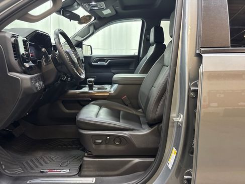 Used 2025 Chevrolet Silverado 1500 LT AWD/4WD image 9