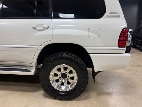 Used 2006 Lexus LX 470 4WD w/ Preferred Accessory Pkg image 14